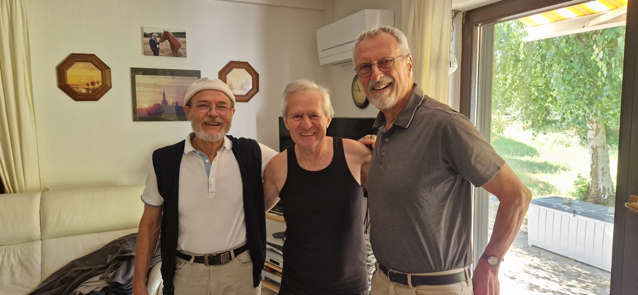24.06.23 - 10.46.48 - Gerhard zuhause mit Peter und Herbert.jpg