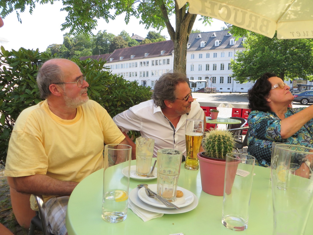 Treffen am Schlossplatz 8