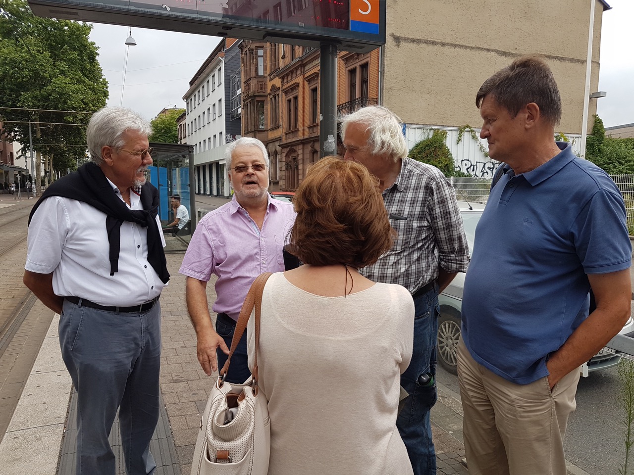 21.07.18 - 13.09.30 - Haltestelle Landwehrplatz.jpg