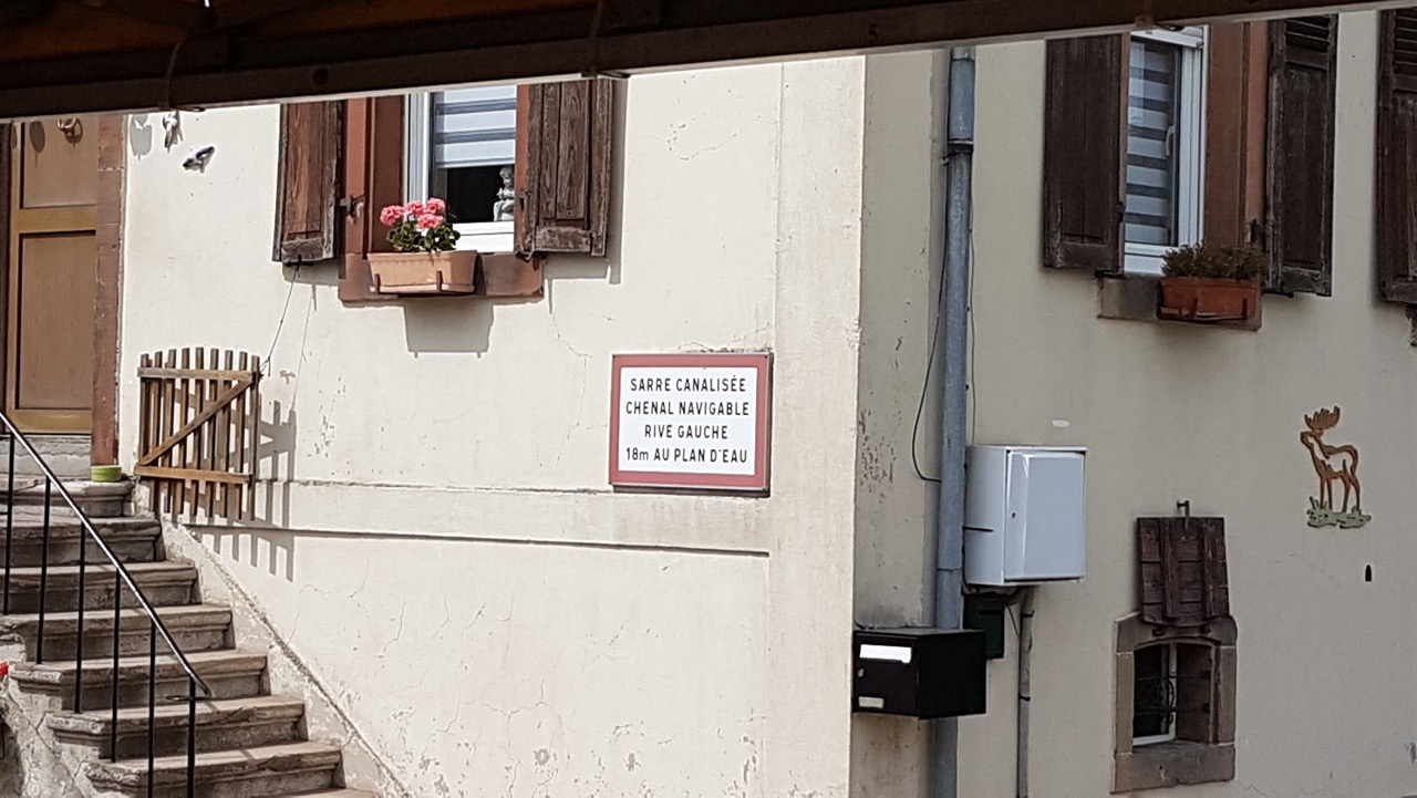 21.07.18 - 15.27.34 - Gebäude am Ufer.jpg