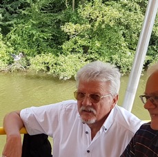 21.07.18 - 16.16.38 - Winfried und Bernhard mit Vogel.jpg