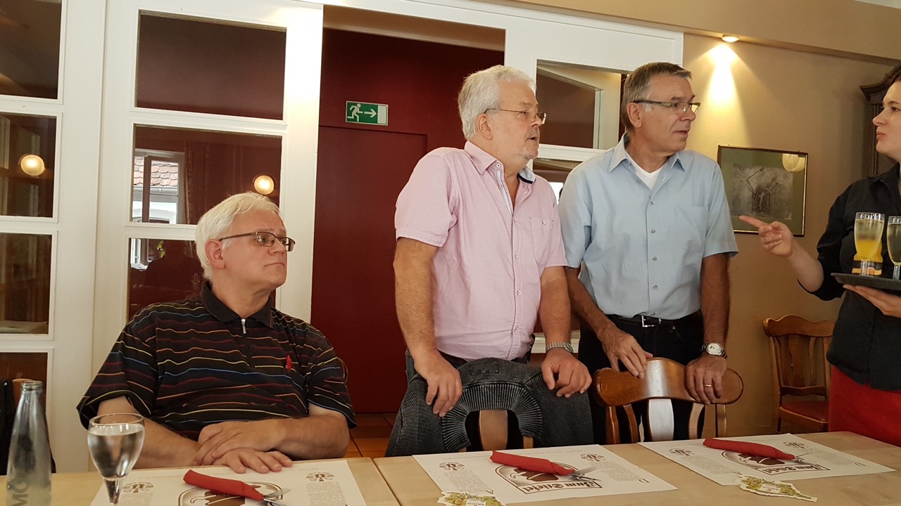 21.07.18 - 18.39.42 - Stiefelsaal Abendessen.jpg