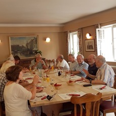 21.07.18 - 19.07.06 - Stiefelsaal Abendessen.jpg