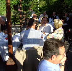 Unsere Runde im Gastgarten III.jpg