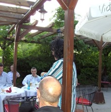 Gaby mit Pfosten.jpg